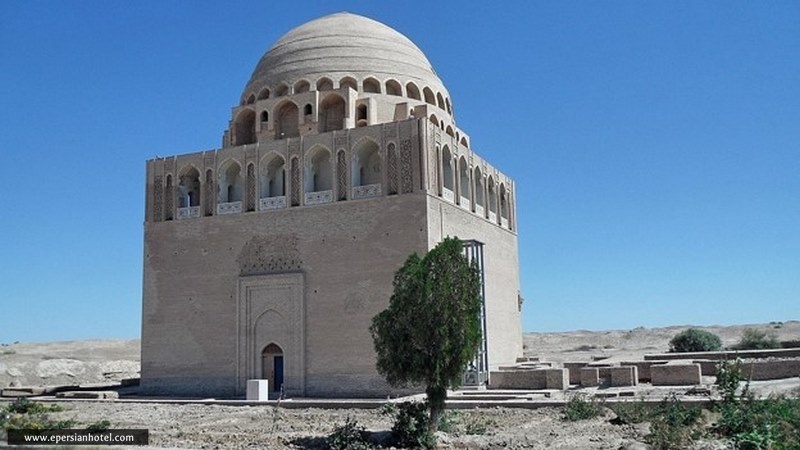 نمای کلی مقبره سلطان سنجر 